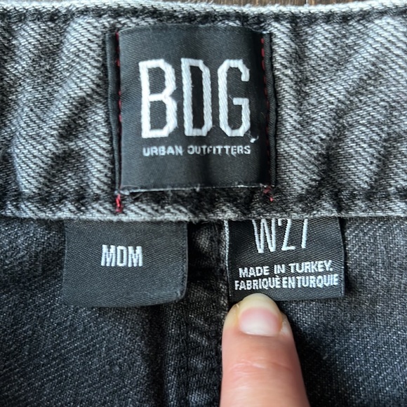 Urban Outfitters  BDG Mom Jeans Size 27 - Picture 2 of 7